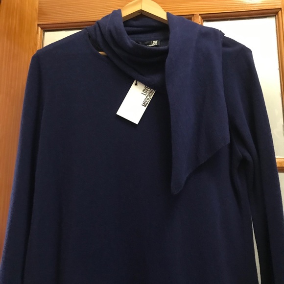 Love ❤️ Moschino Wool Dress - Picture 5 of 16